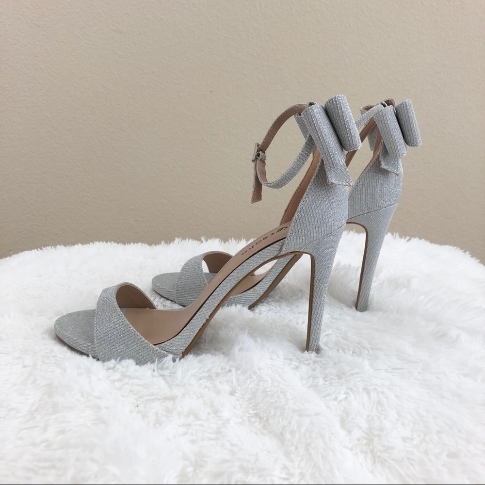 Zigi Soho Remi Silver Metallic Bow Heels - Picture 4 of 4